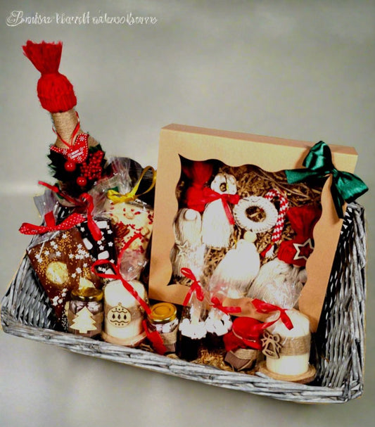 Hamper Basket - Sweet Crafts by D